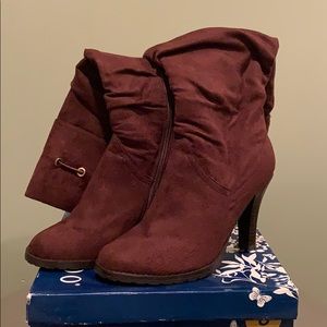 Bamboo brown tall boot.  Size 8